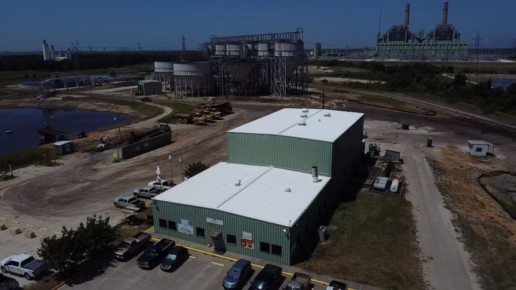 Top-Tier Roofing for Industrial Facility Transformation image